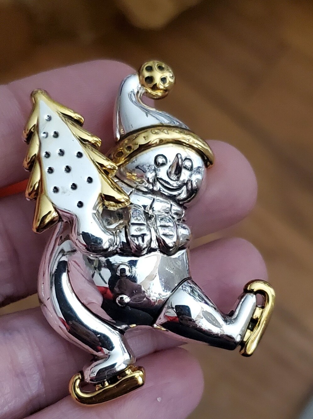 Vintage BEST Snowman Brooch Skating Christmas Tree Excellent Condition 3D